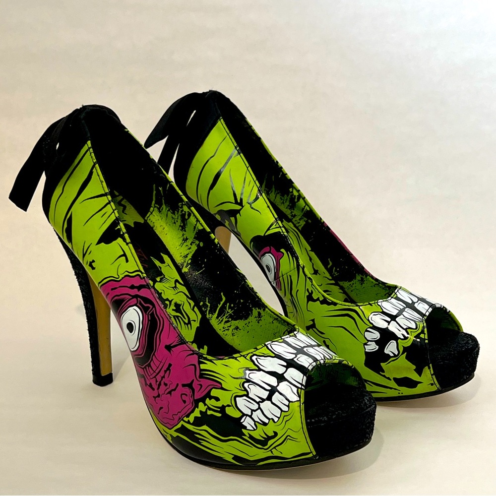 Iron Fist - Sz. 7 ‘Zombie’ platform peep toe pump heels.